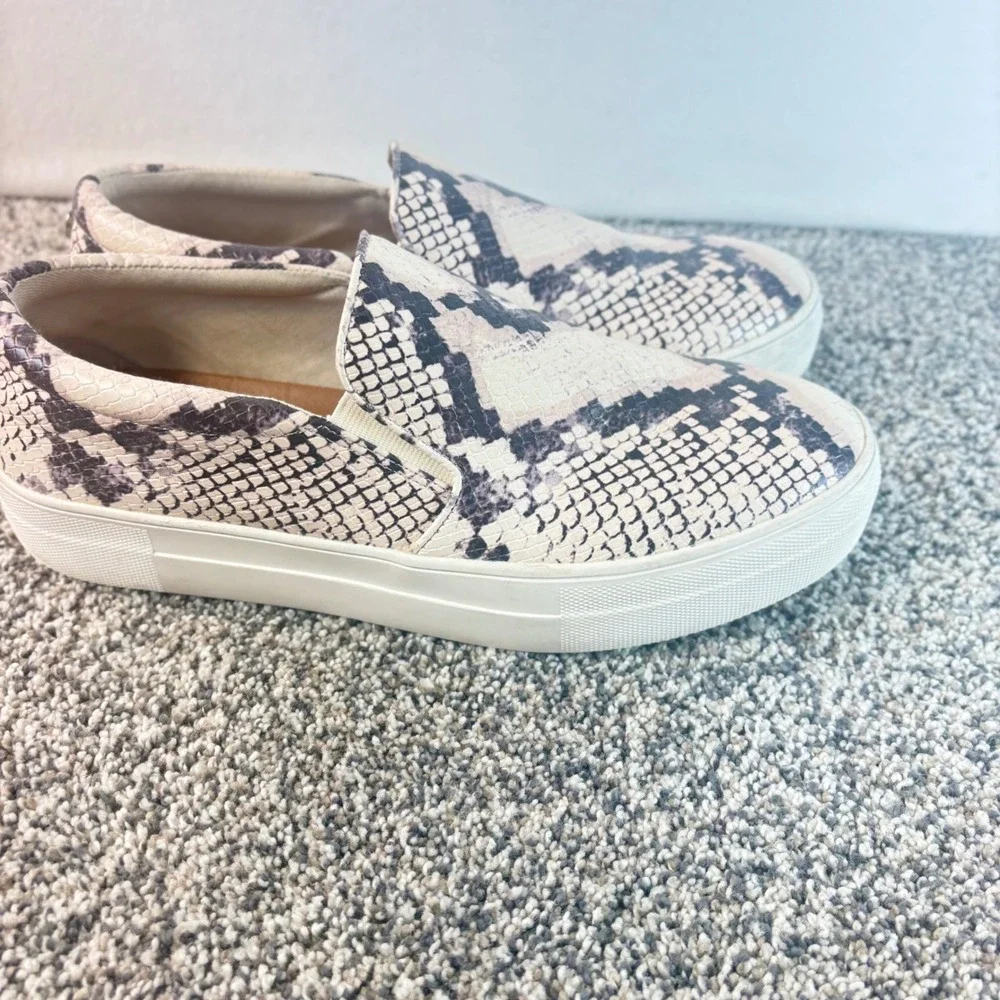 Steve Madden Gills Snakeskin Platform Slip On Sneakers Grey Cream comfy 9.5